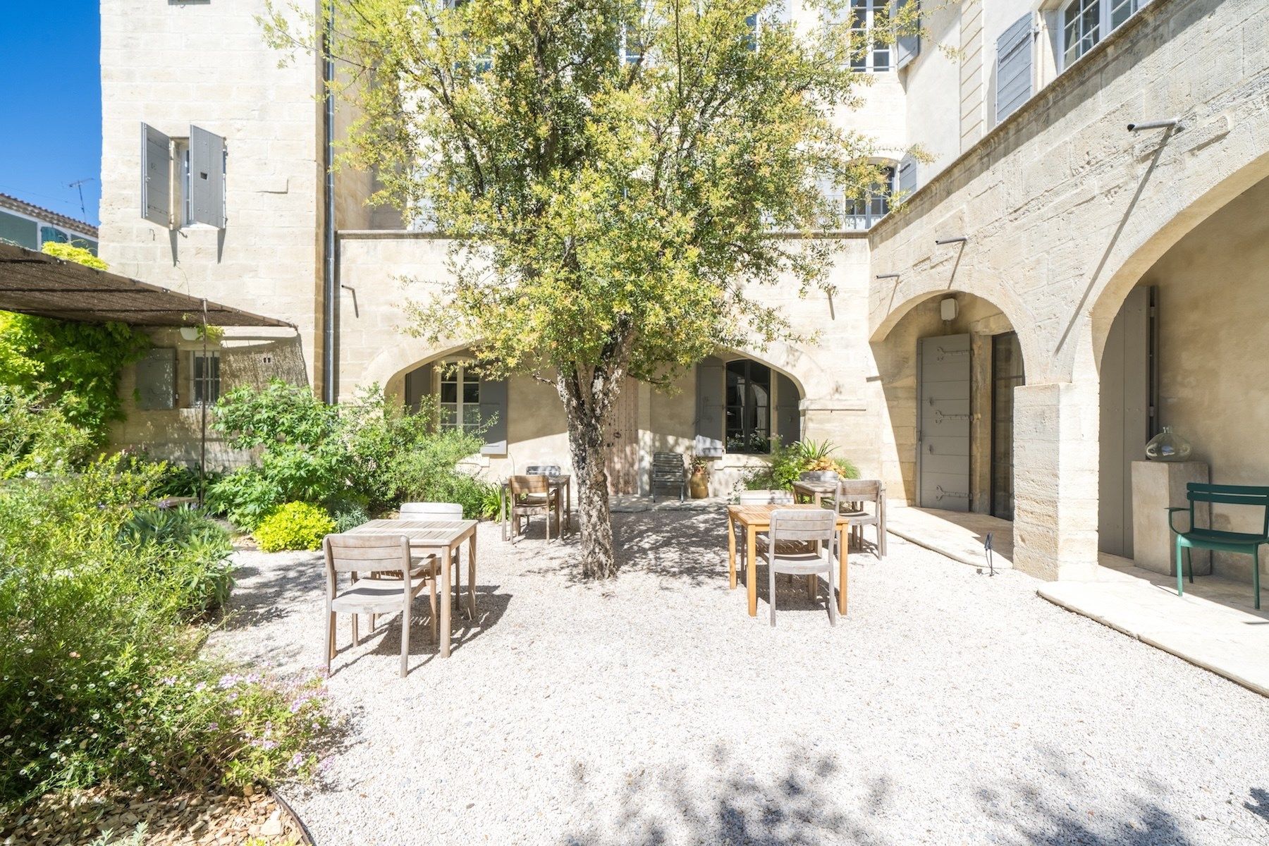 castle 22 Rooms for sale on UZES (30700)