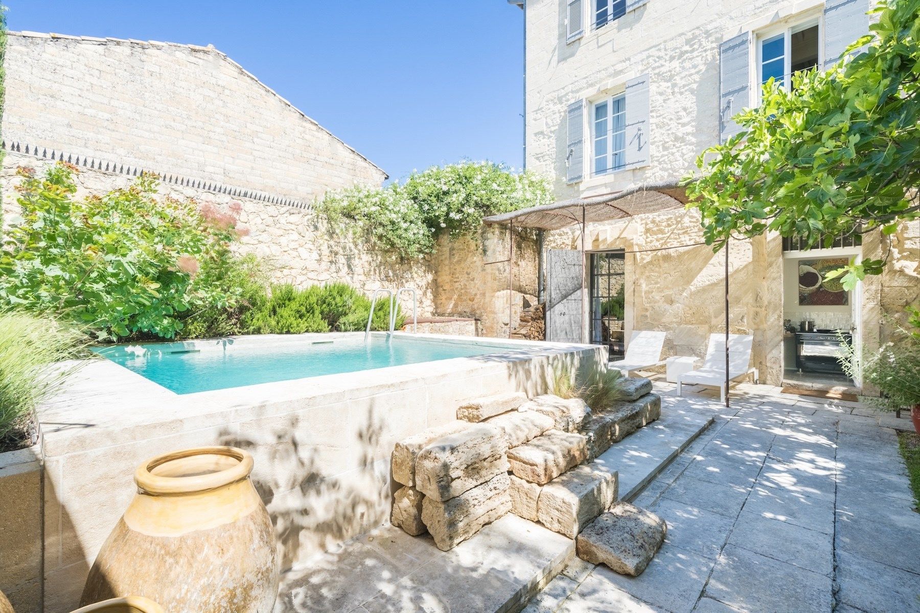 castle 22 Rooms for sale on UZES (30700)