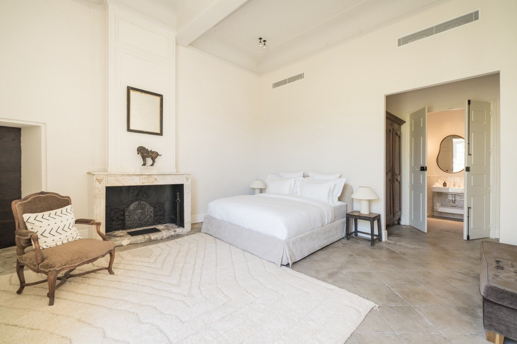 castle 22 Rooms for sale on UZES (30700)