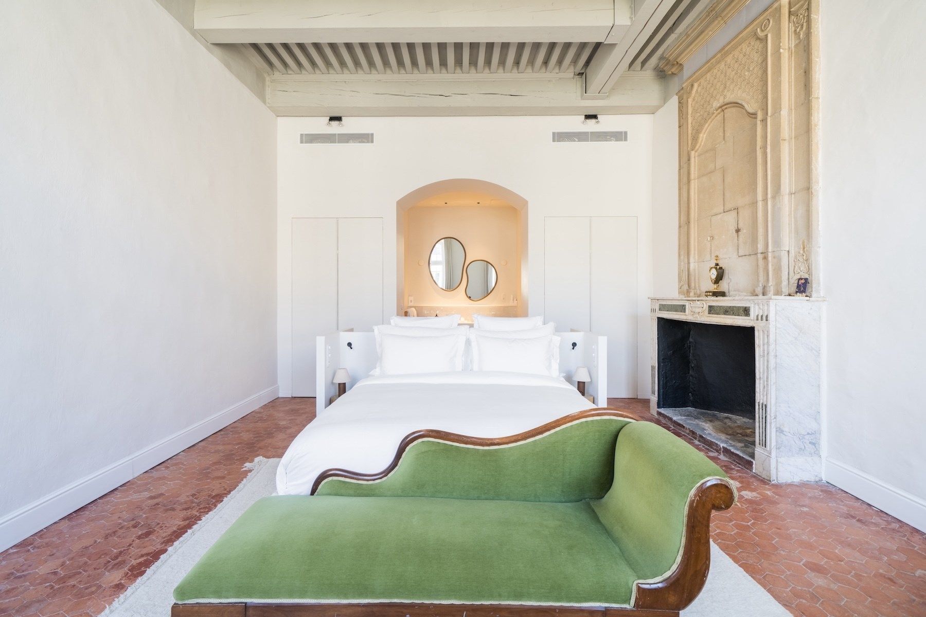 castle 22 Rooms for sale on UZES (30700)