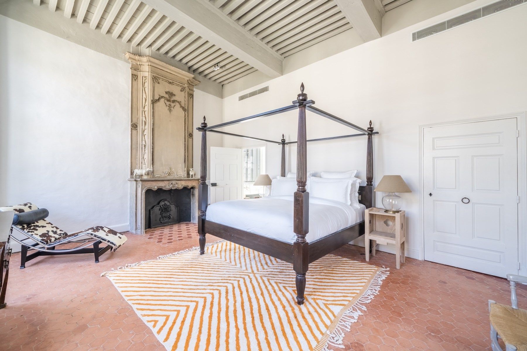 castle 22 Rooms for sale on UZES (30700)