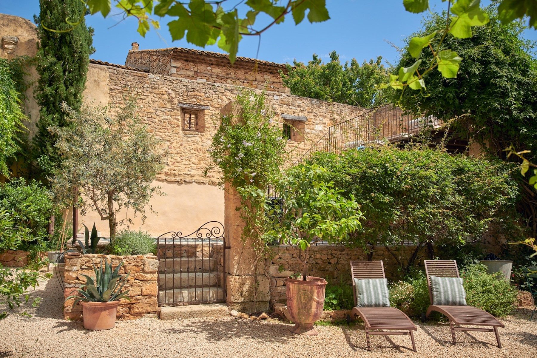 house 14 Rooms for sale on AIGALIERS (30700)