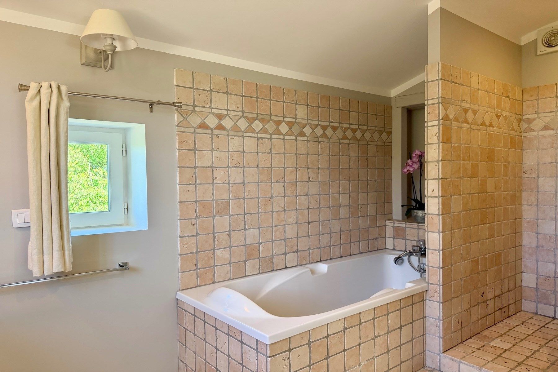 mas 13 Pièces en vente sur UZES (30700)