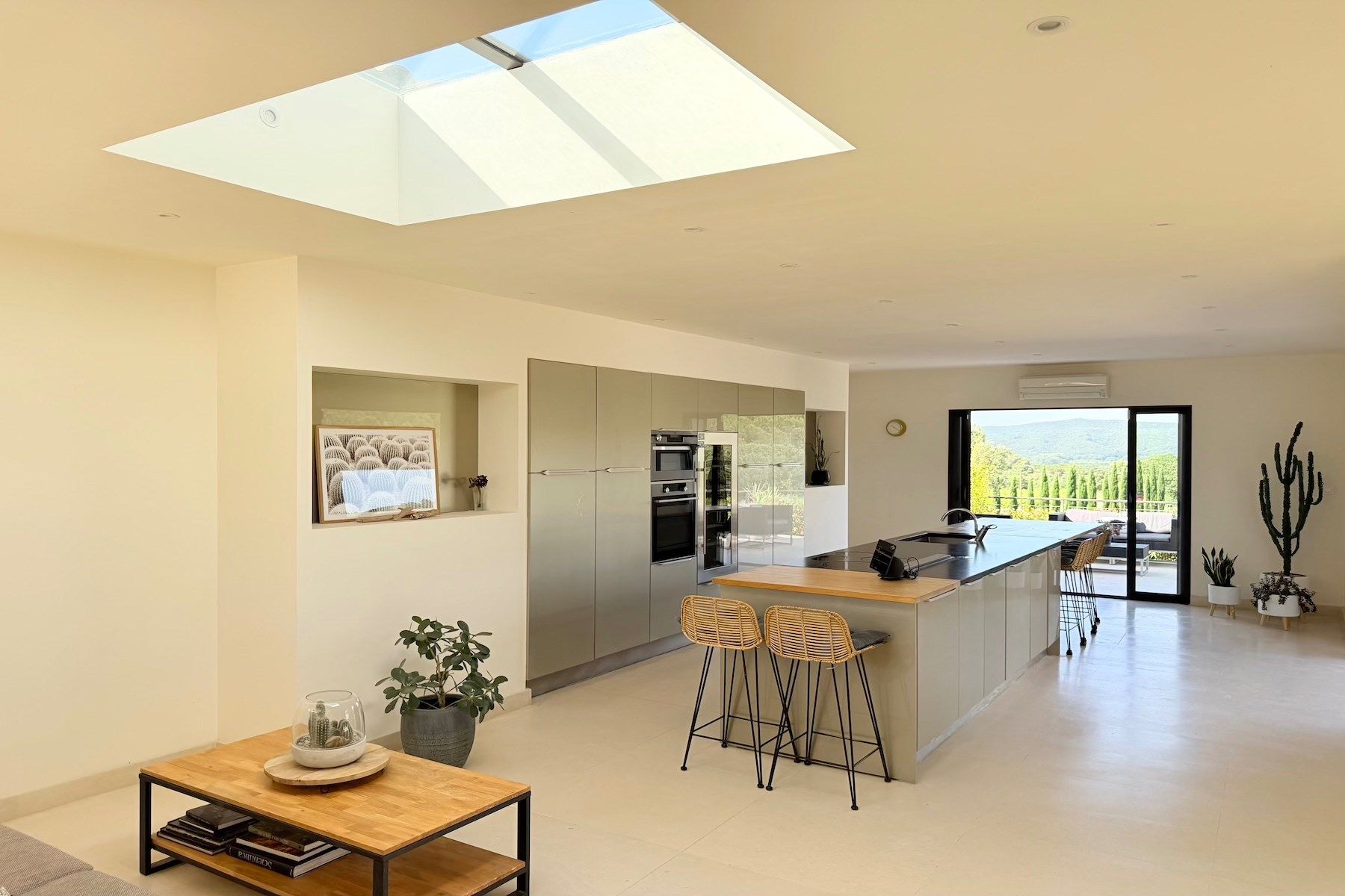 house 7 Rooms for sale on UZES (30700)