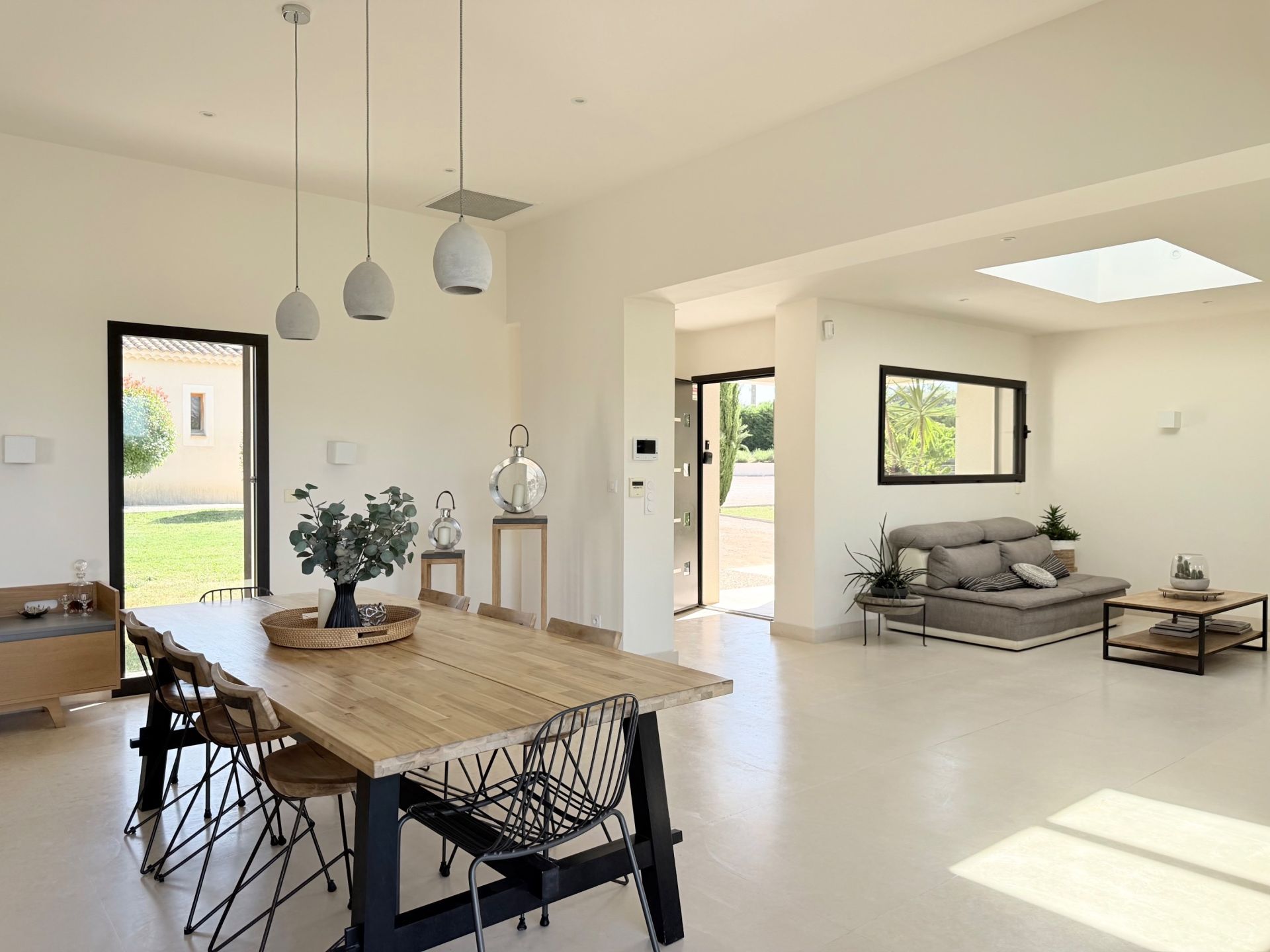 house 7 Rooms for sale on UZES (30700)