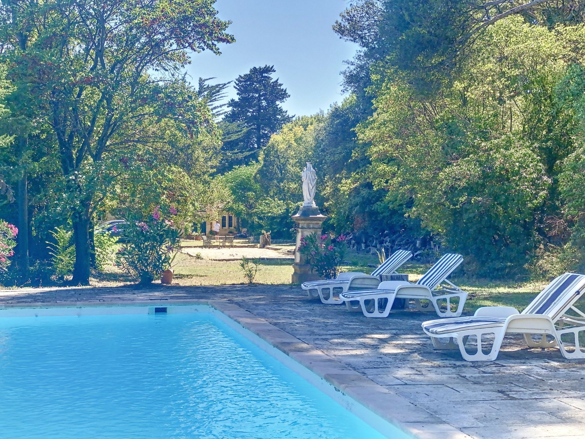 château 25 Pièces en vente sur UZES (30700)