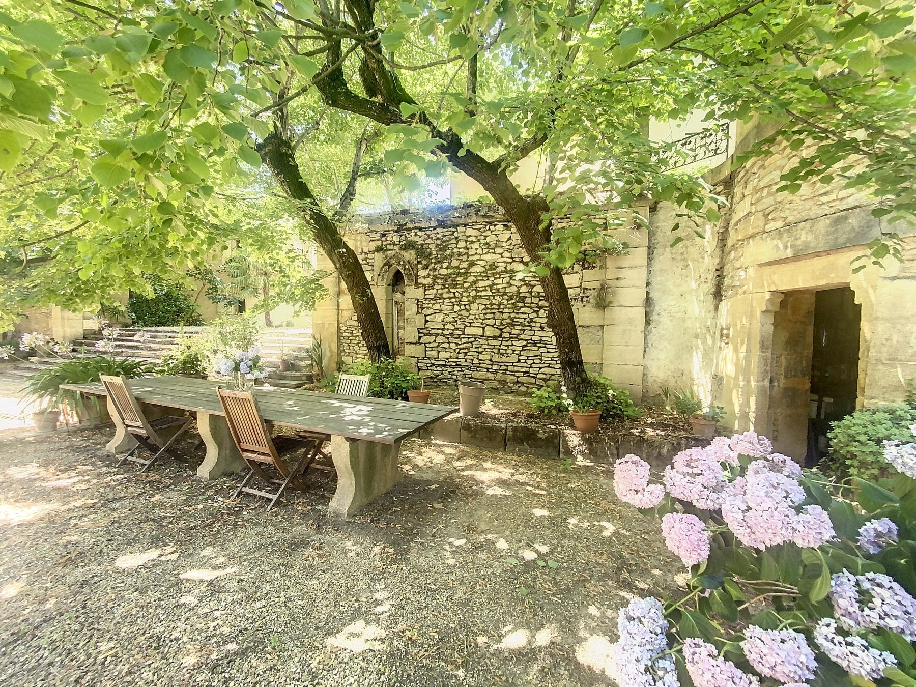 château 25 Pièces en vente sur UZES (30700)