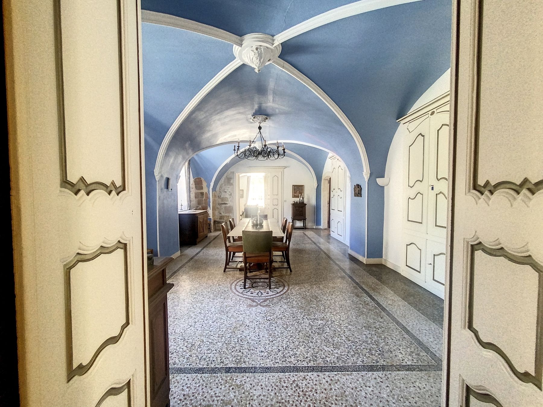 château 25 Pièces en vente sur UZES (30700)