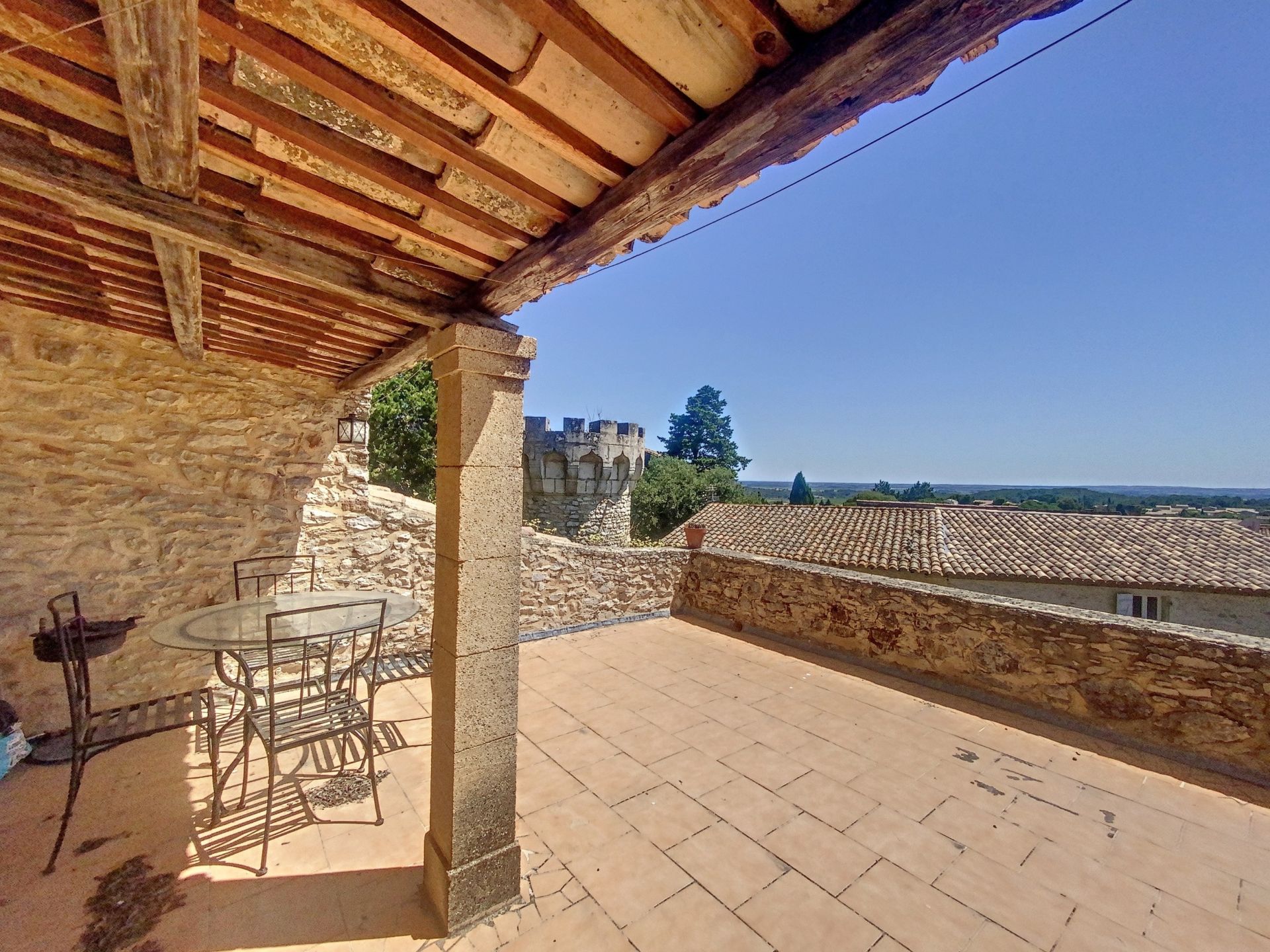 château 25 Pièces en vente sur UZES (30700)