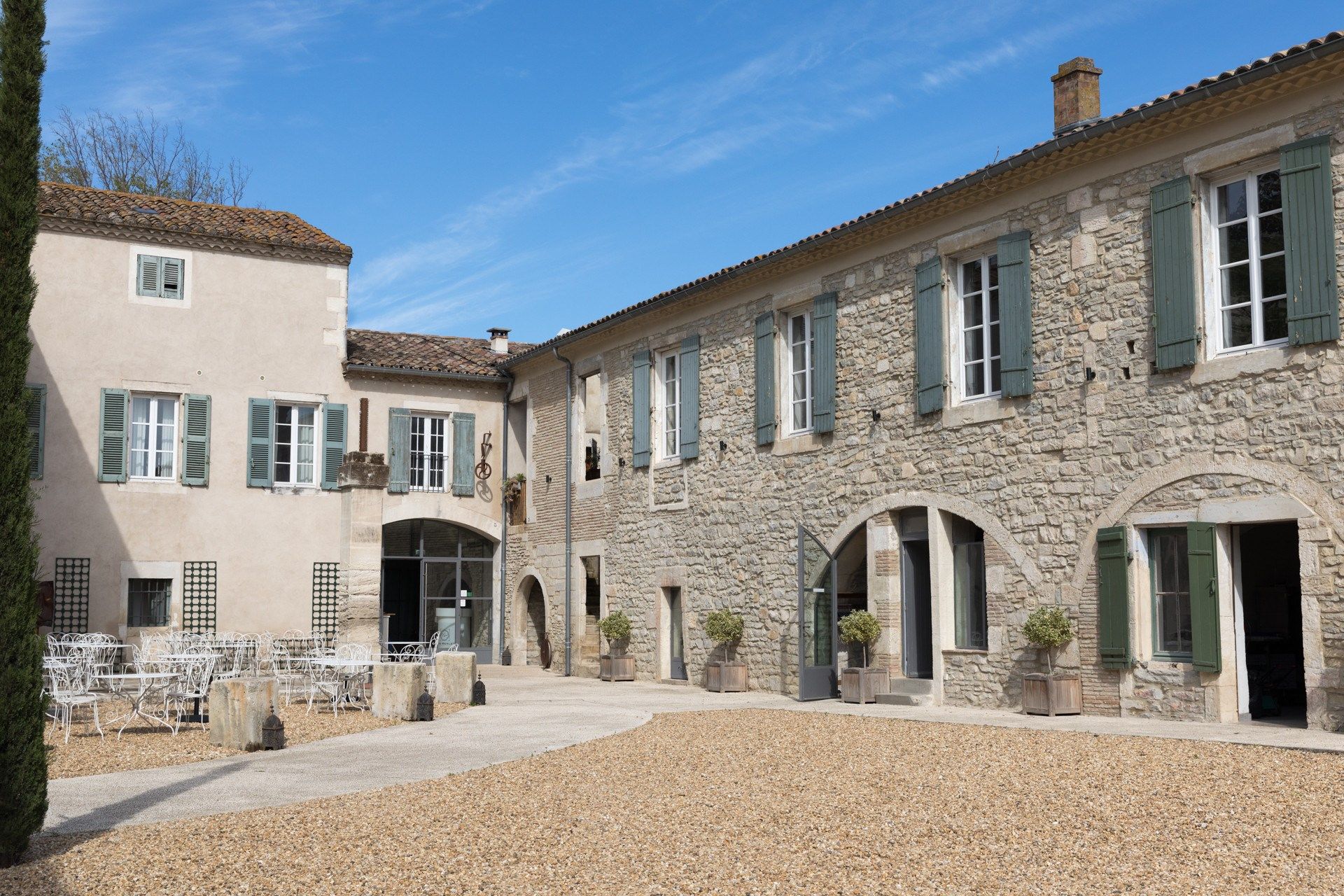 property 35 Rooms for sale on NIMES (30000)