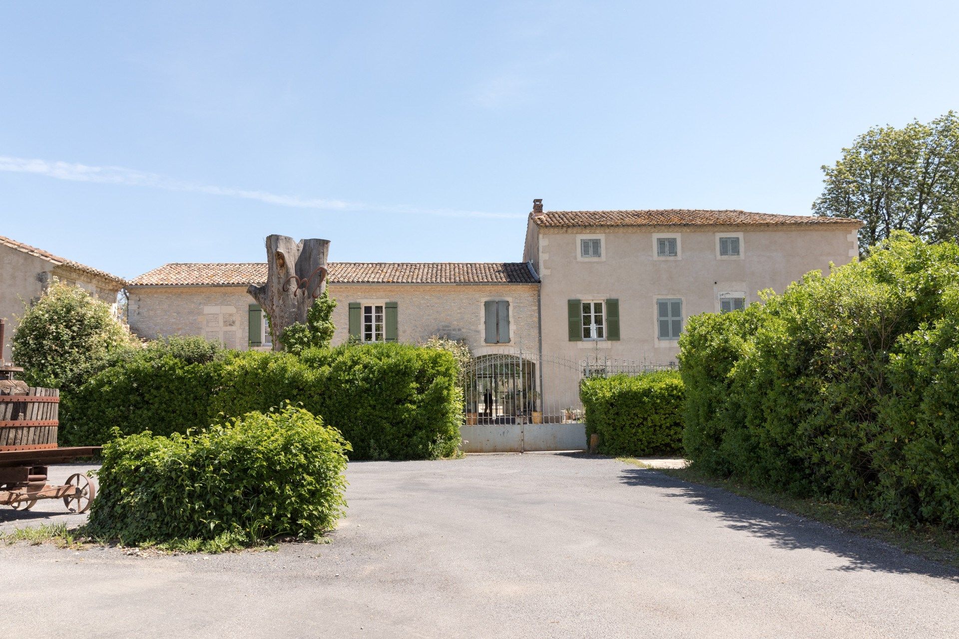 property 35 Rooms for sale on NIMES (30000)