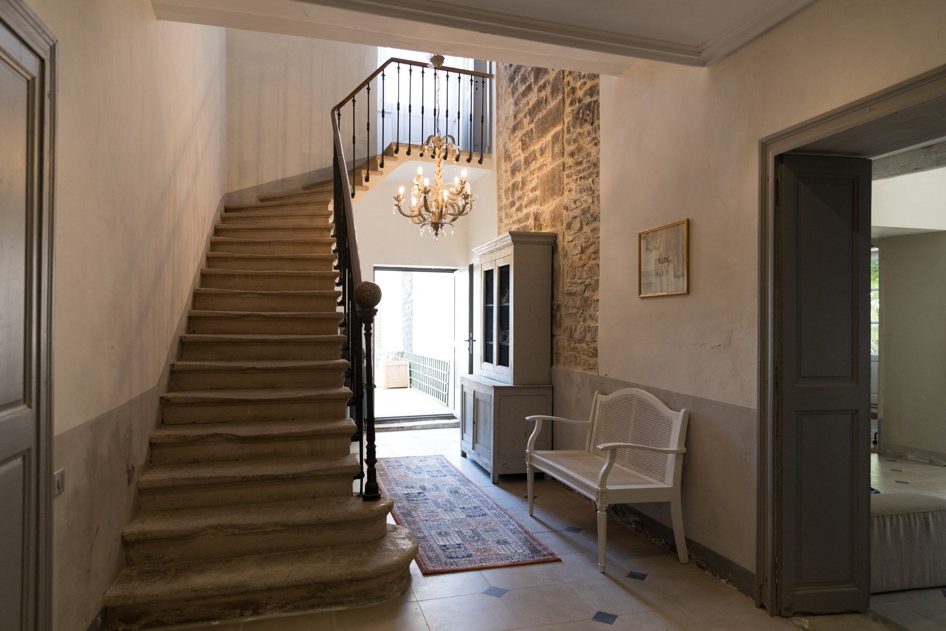 property 35 Rooms for sale on NIMES (30000)