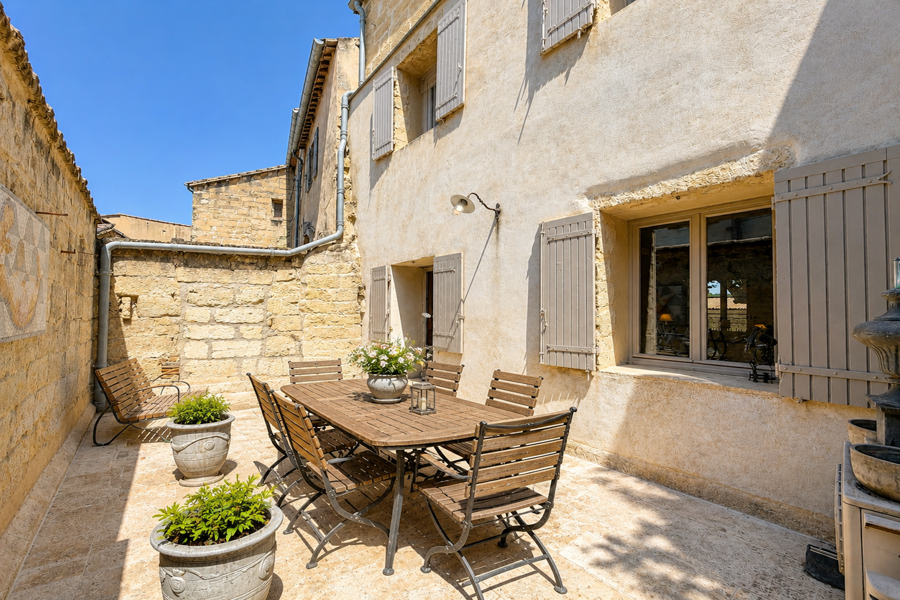 maison de ville 6 Pièces en vente sur UZES (30700)