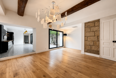Vente Maison Nîmes 7&nbsp;Pièces 243&nbsp;m²
