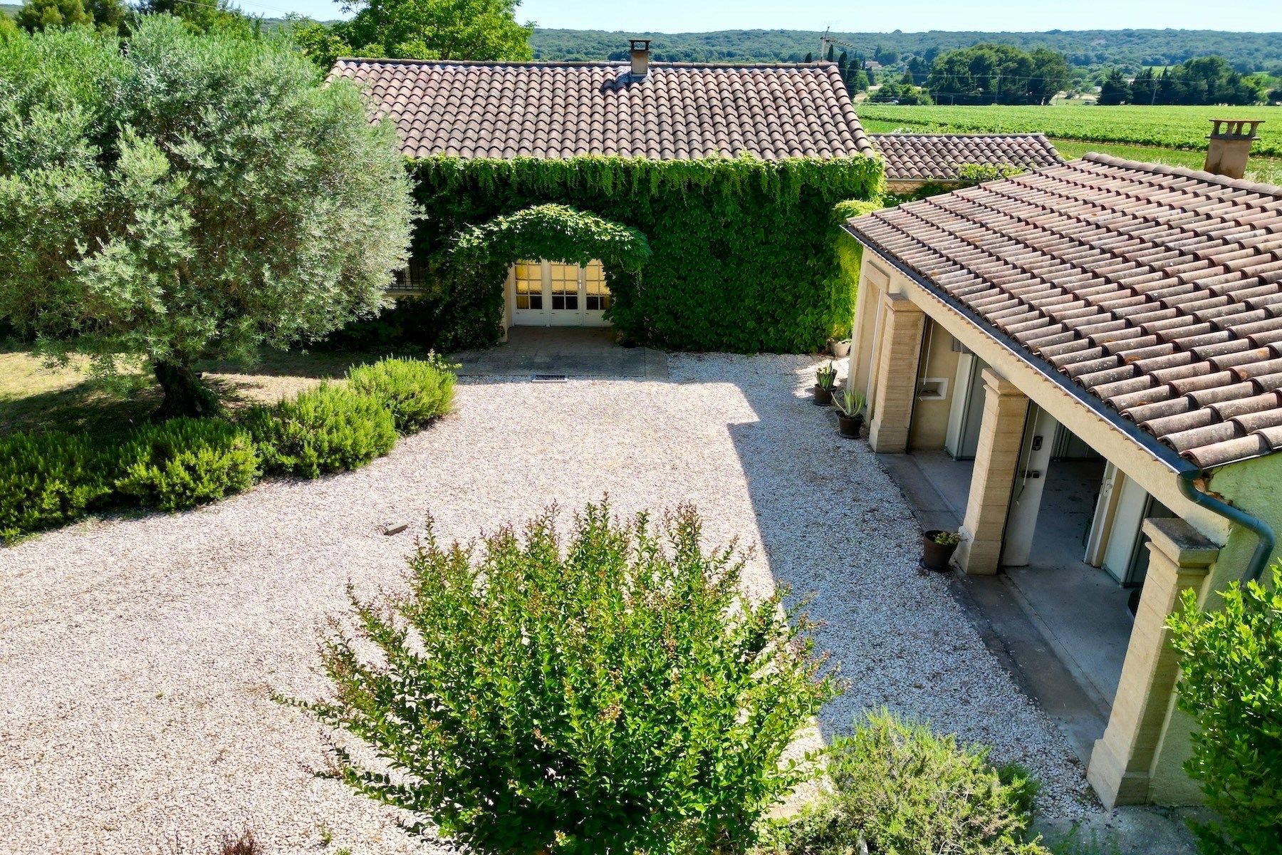 house 4 Rooms for sale on UZES (30700)