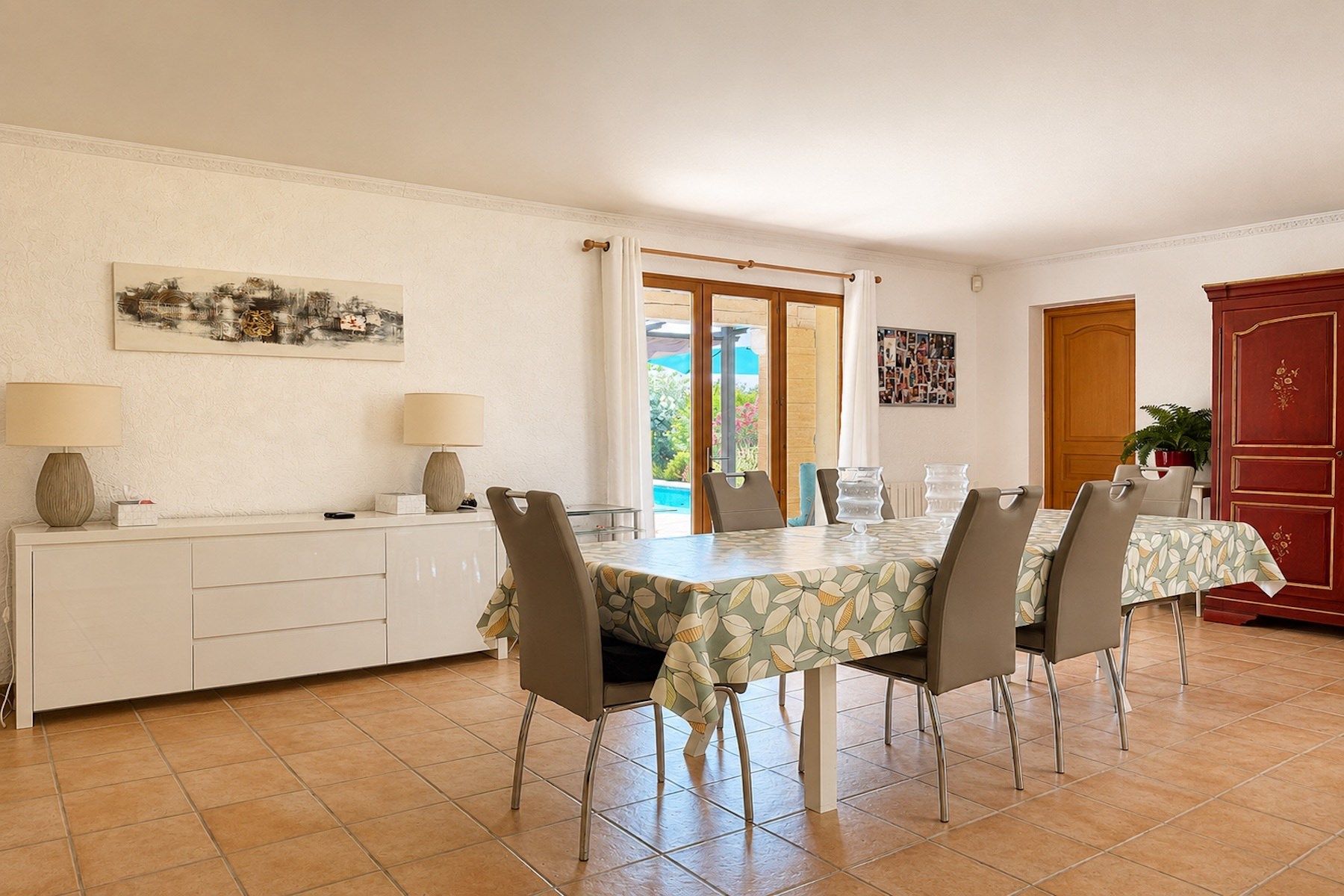 house 4 Rooms for sale on UZES (30700)