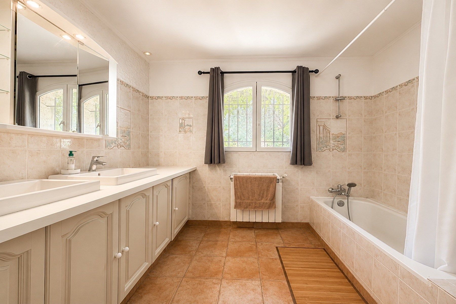 maison 4 Pièces en vente sur UZES (30700)