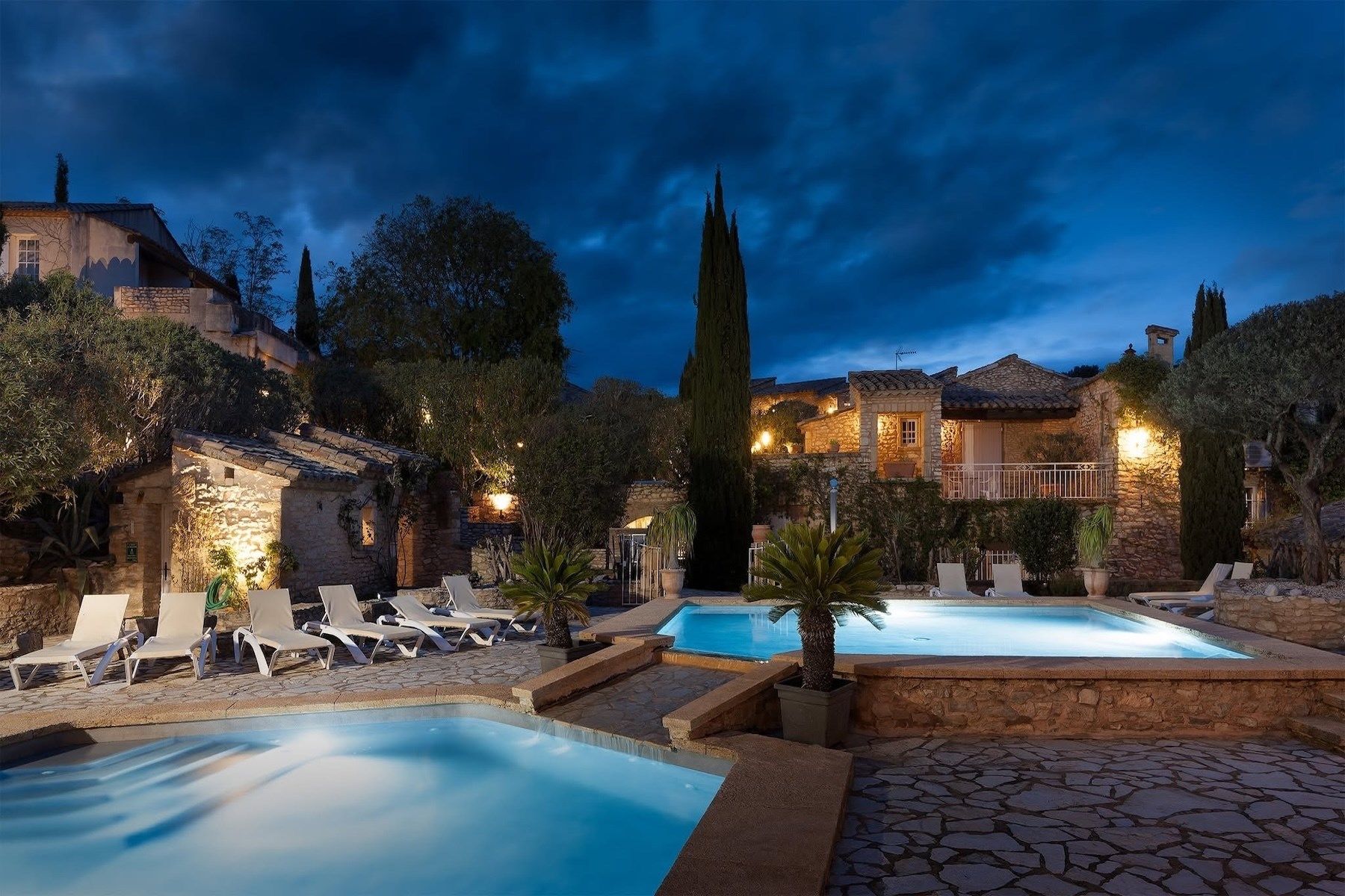 maison 44 Pièces en vente sur UZES (30700)