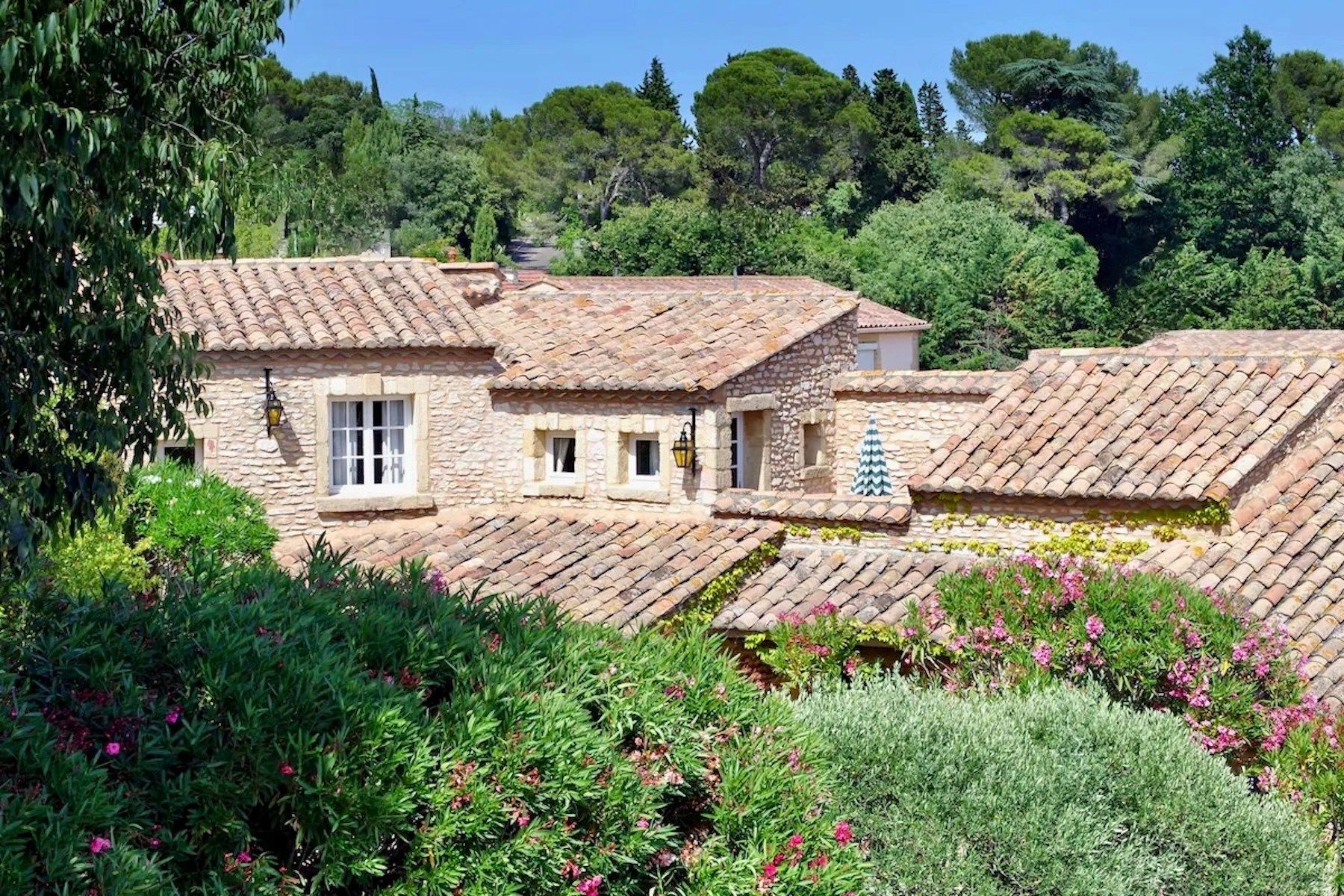 house 44 Rooms for sale on UZES (30700)