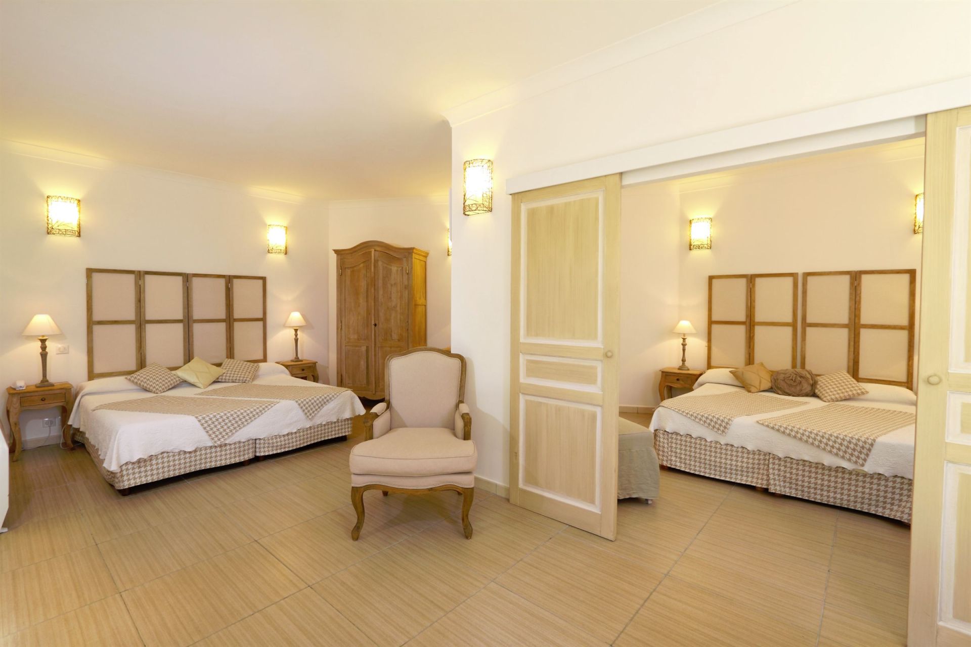 house 44 Rooms for sale on UZES (30700)