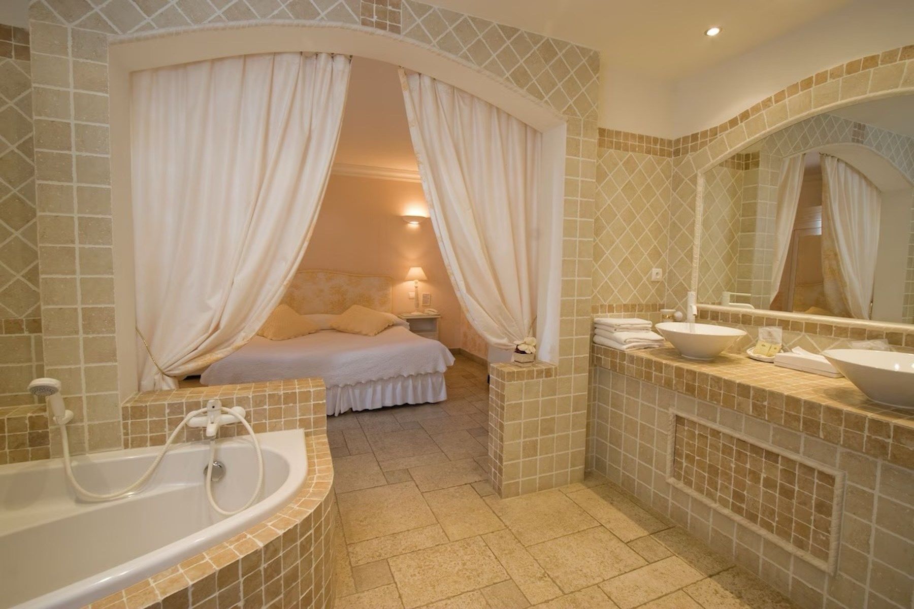 house 44 Rooms for sale on UZES (30700)