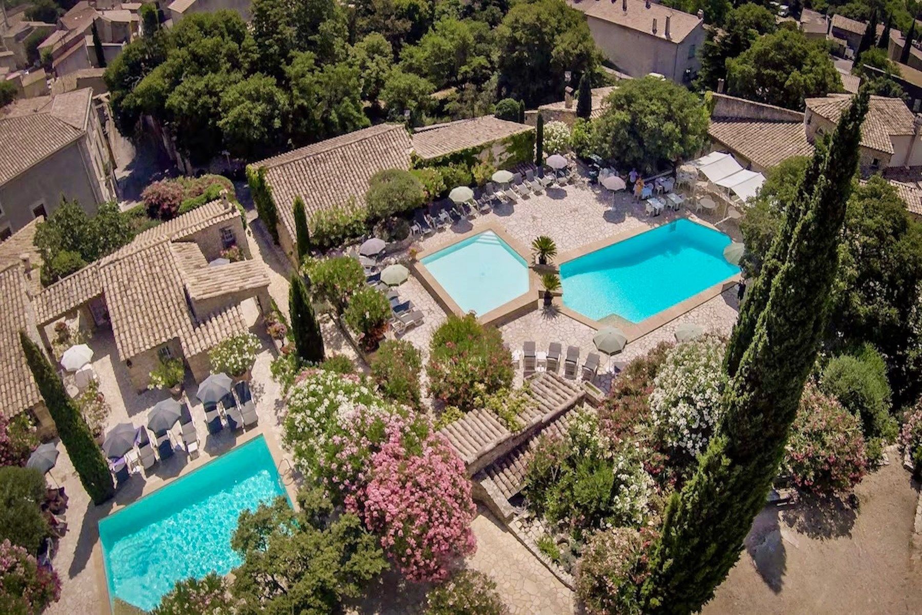 maison 44 Pièces en vente sur UZES (30700)