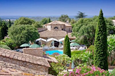Sale House Uzès 44&nbsp;Rooms 2500&nbsp;m²