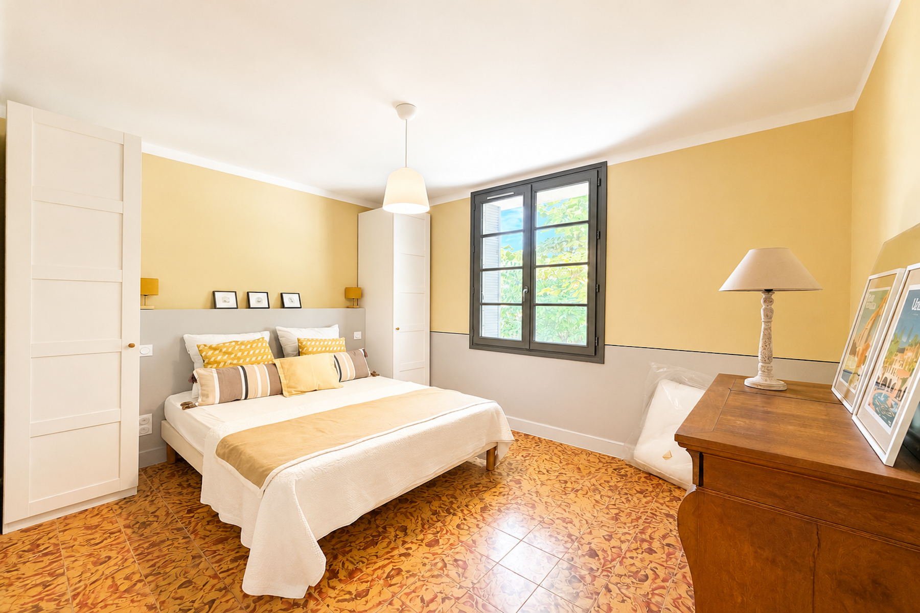 house 5 Rooms for sale on UZES (30700)