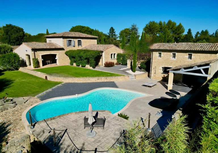 mas 9 Pièces en vente sur UZES (30700)