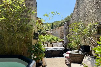 Sale House La Roque-sur-Cèze 7&nbsp;Rooms 240&nbsp;m²