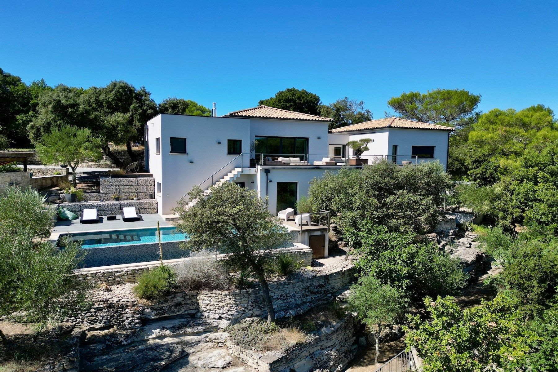 contemporary house 6 Rooms for sale on UZES (30700)