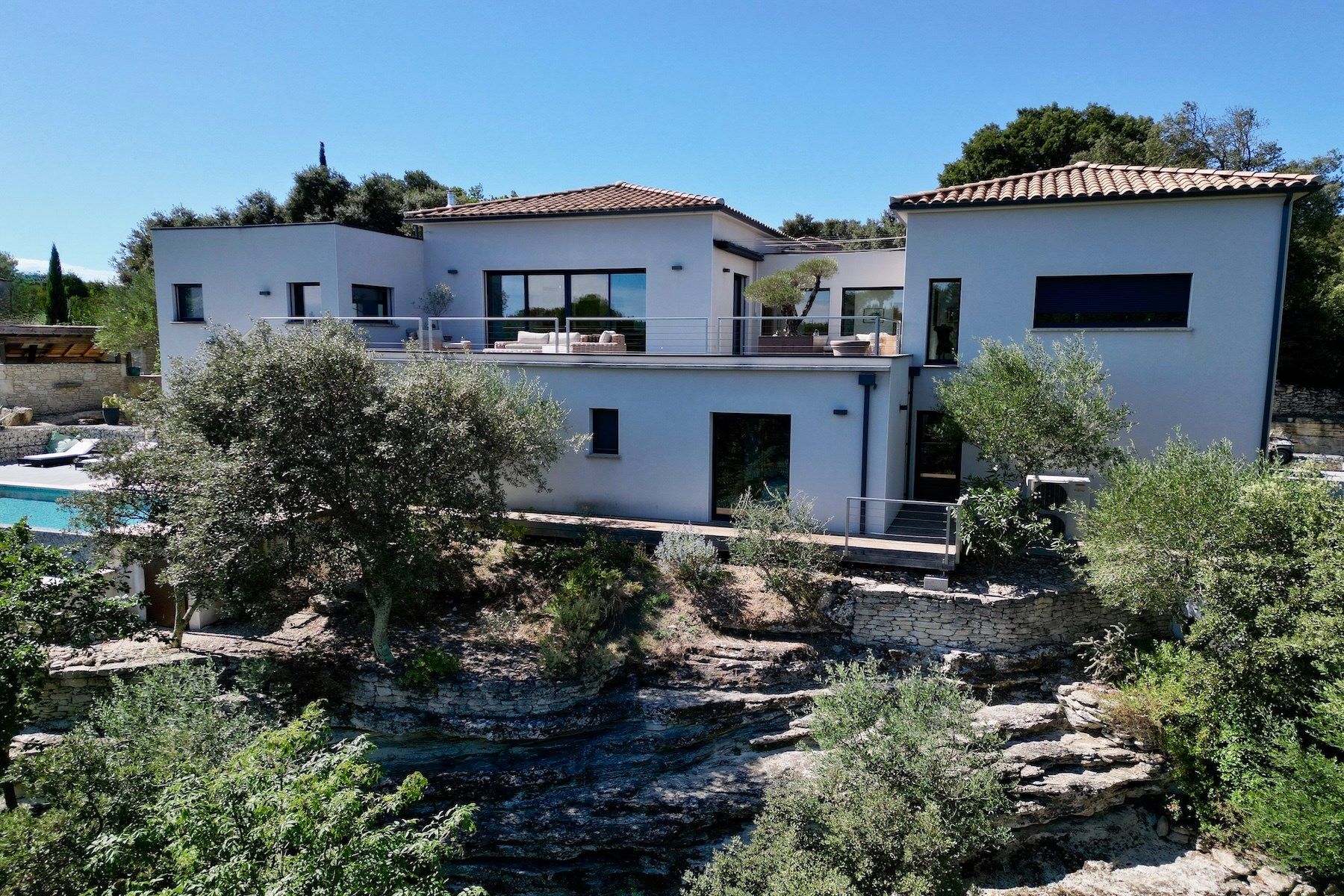 contemporary house 6 Rooms for sale on UZES (30700)