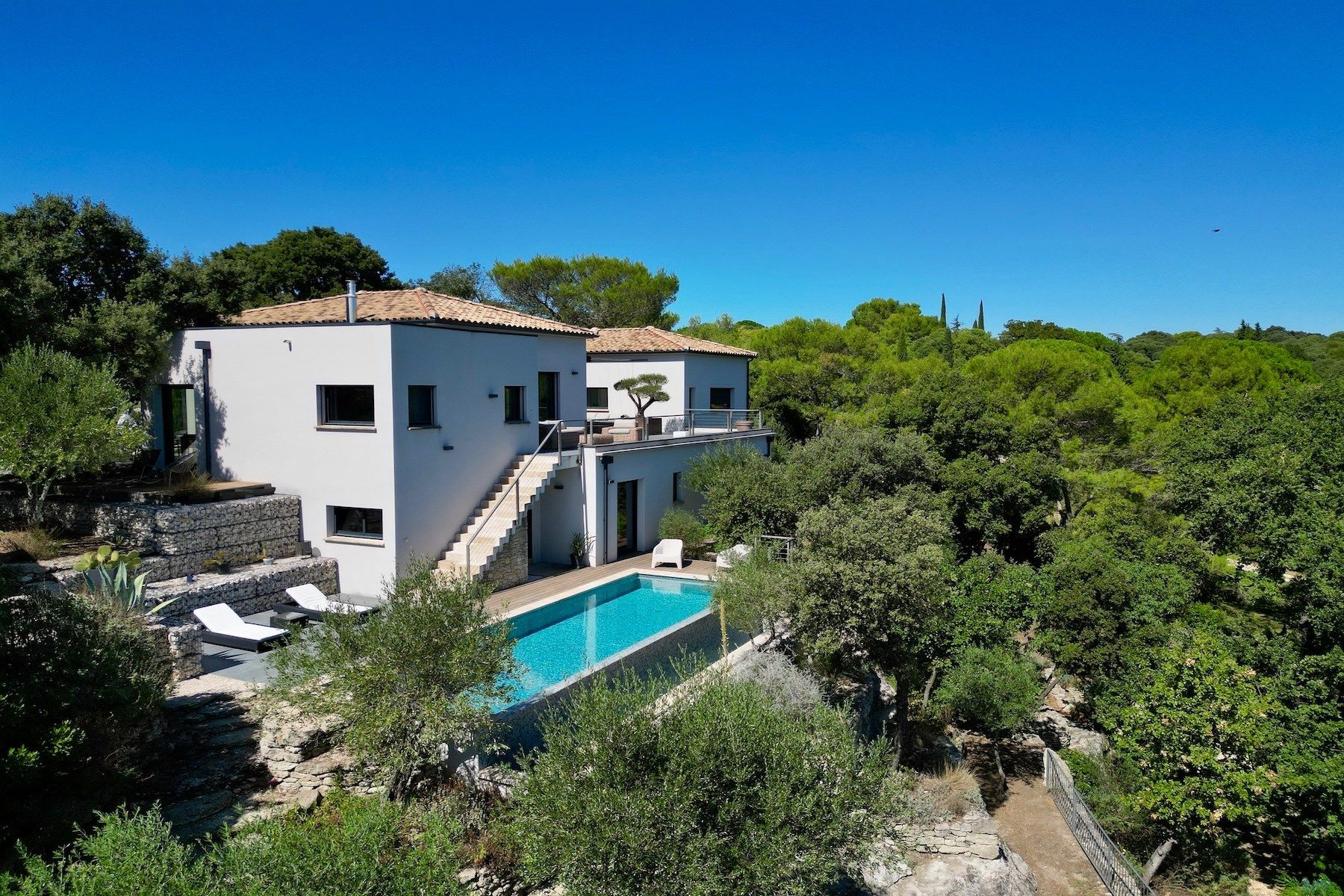contemporary house 6 Rooms for sale on UZES (30700)
