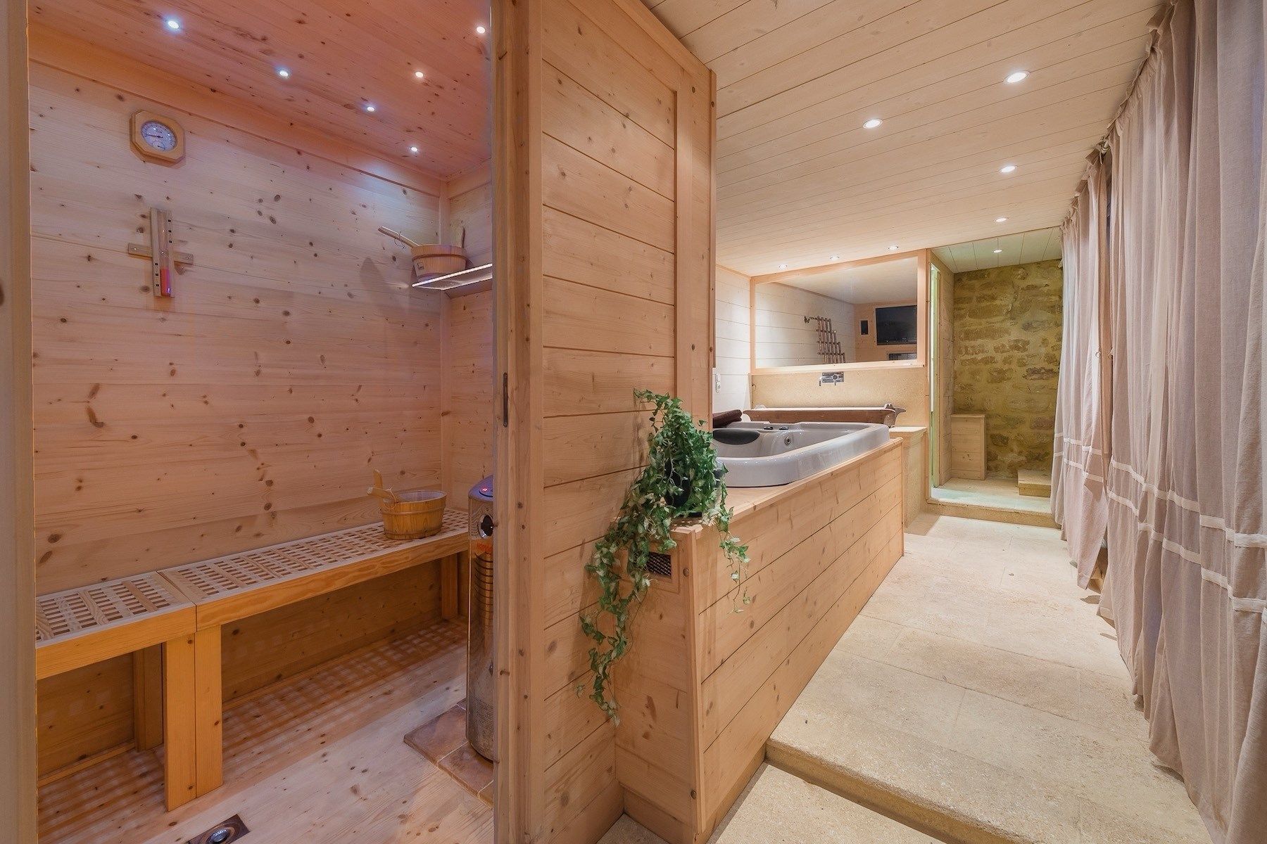 maison 10 Pièces en vente sur CASTILLON DU GARD (30210)