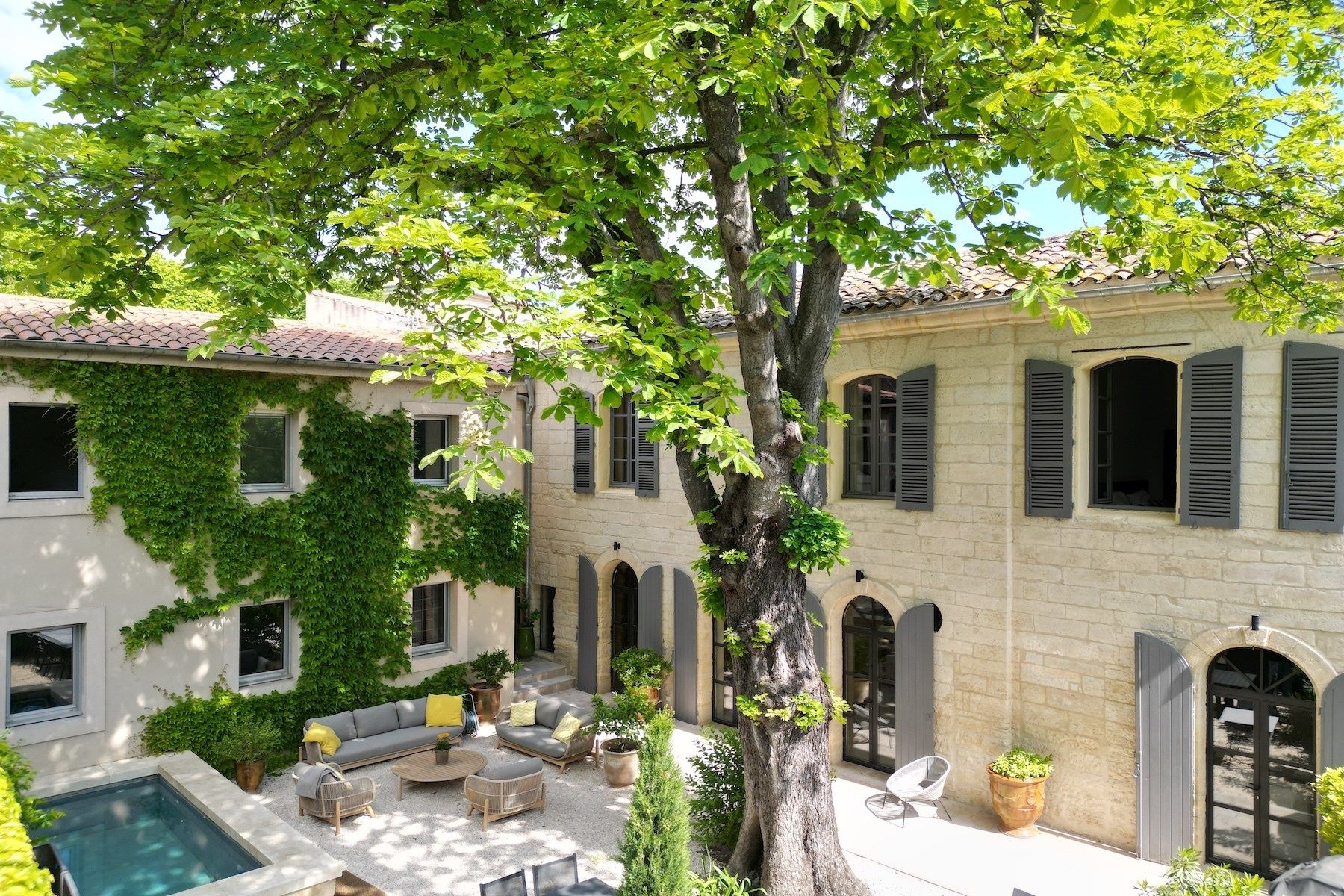mas 10 Pièces en vente sur UZES (30700)