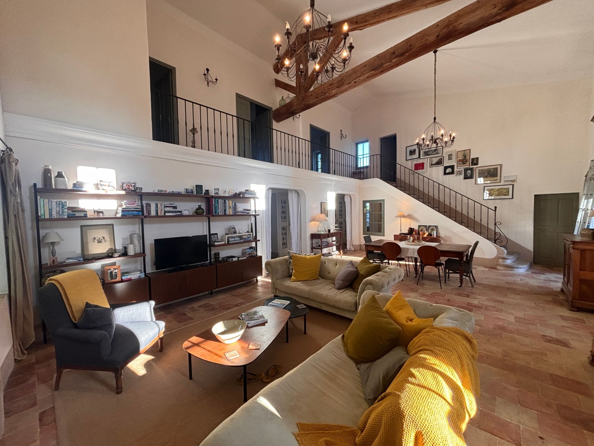 mas 10 Rooms for sale on UZES (30700)