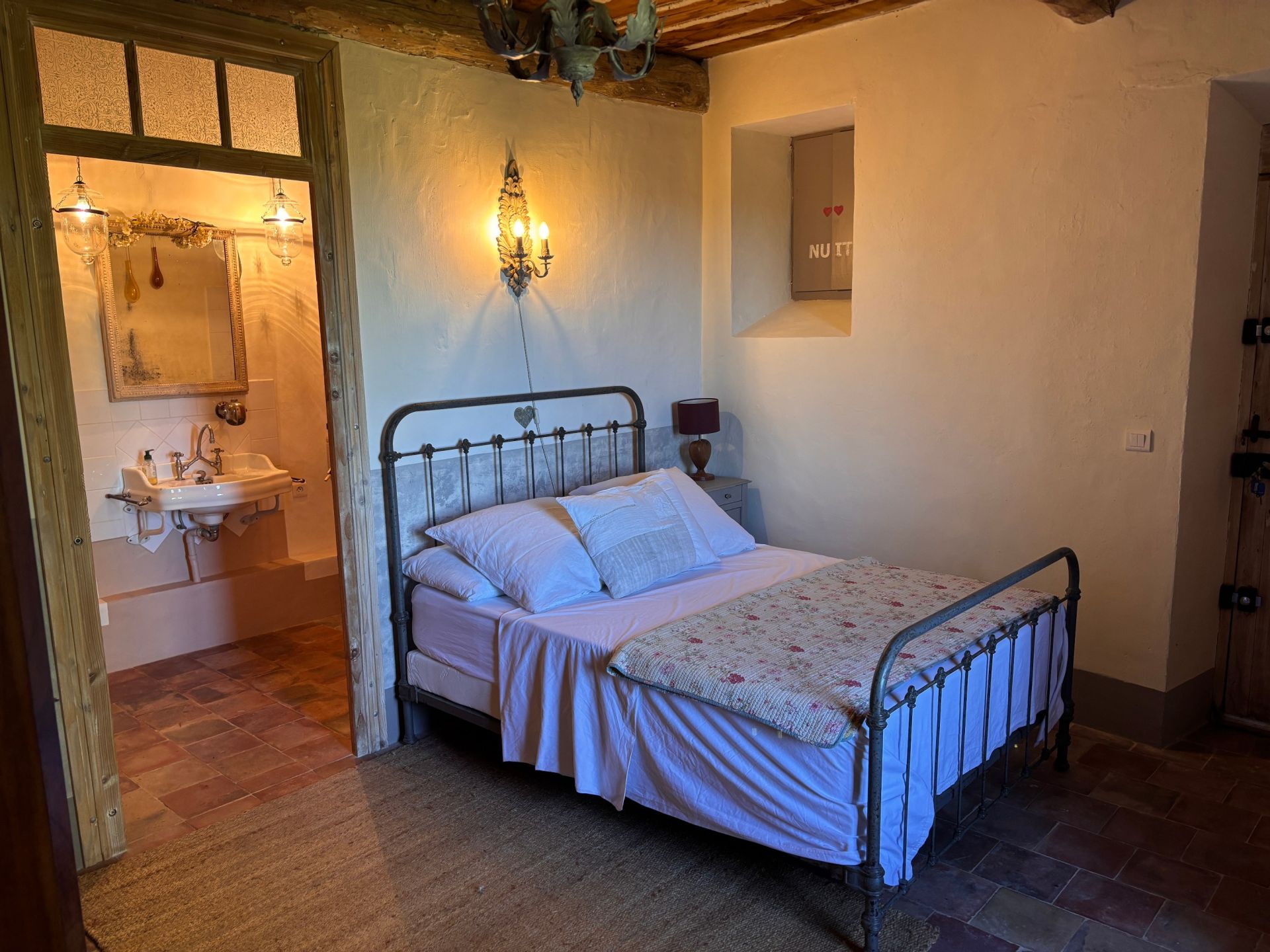 mas 10 Rooms for sale on UZES (30700)