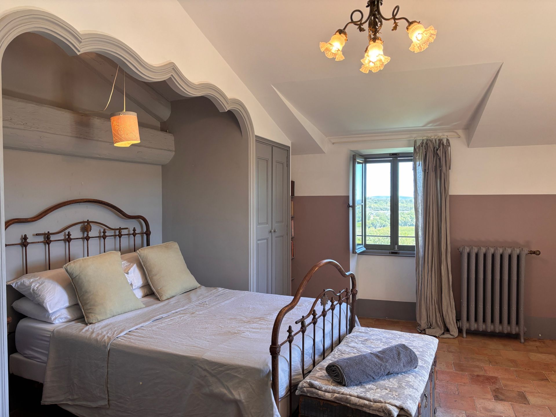 mas 10 Rooms for sale on UZES (30700)