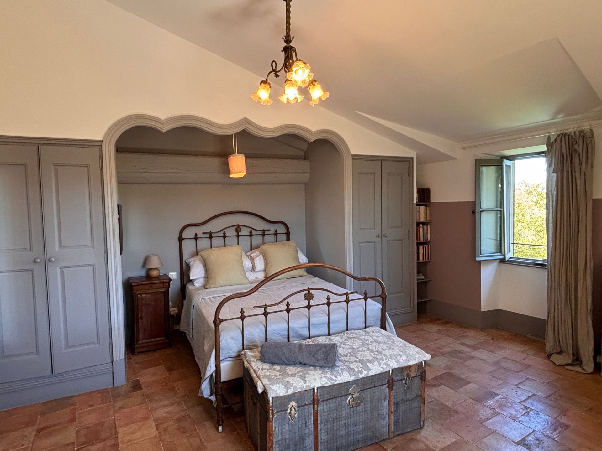 mas 10 Rooms for sale on UZES (30700)