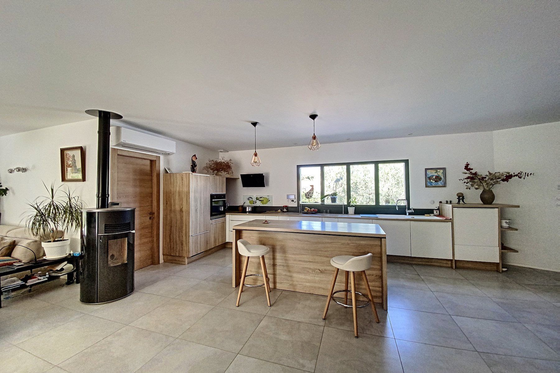 villa 5 Rooms for sale on UZES (30700)