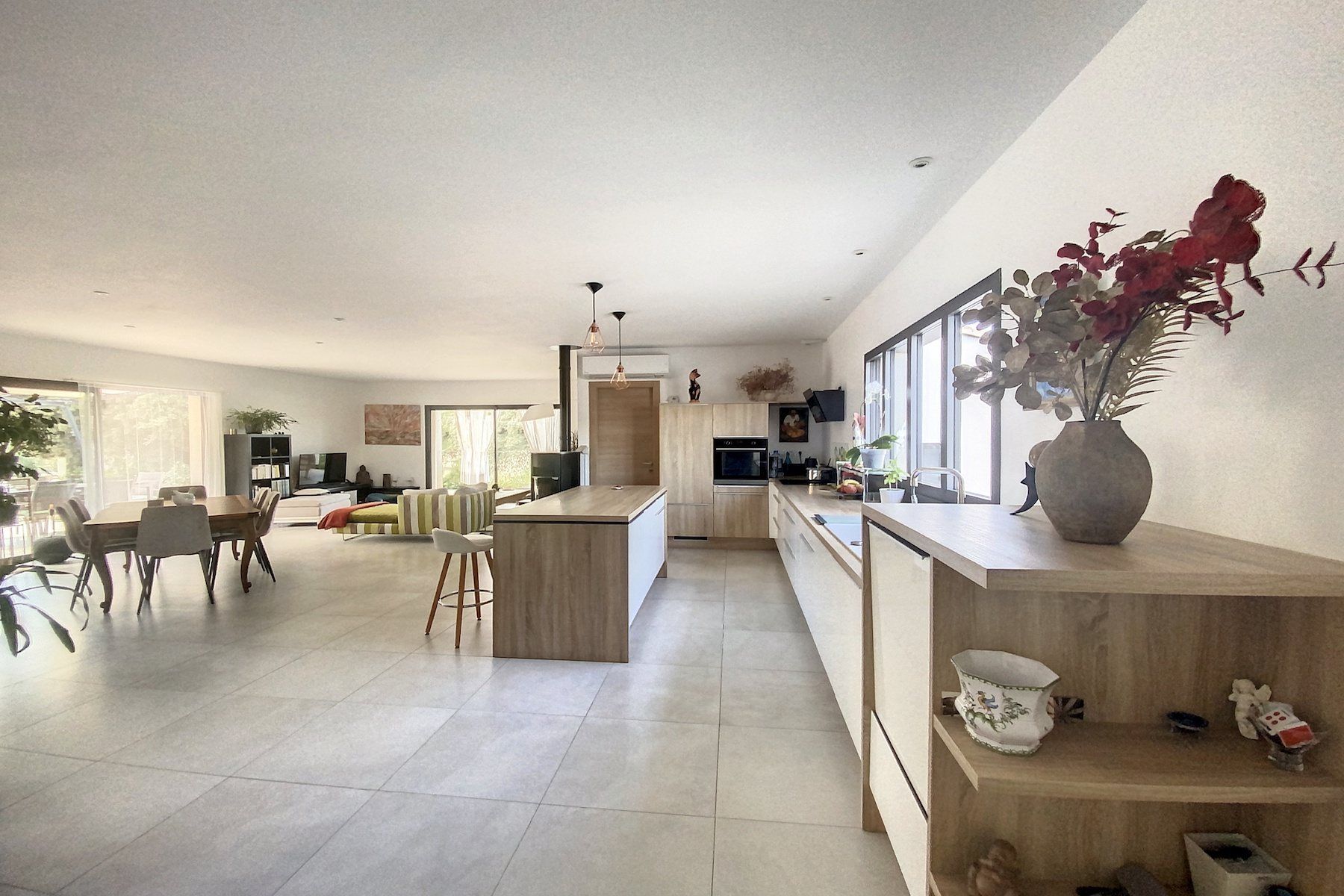 villa 5 Rooms for sale on UZES (30700)