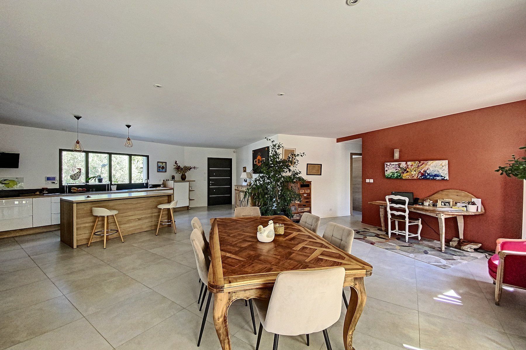 villa 5 Rooms for sale on UZES (30700)