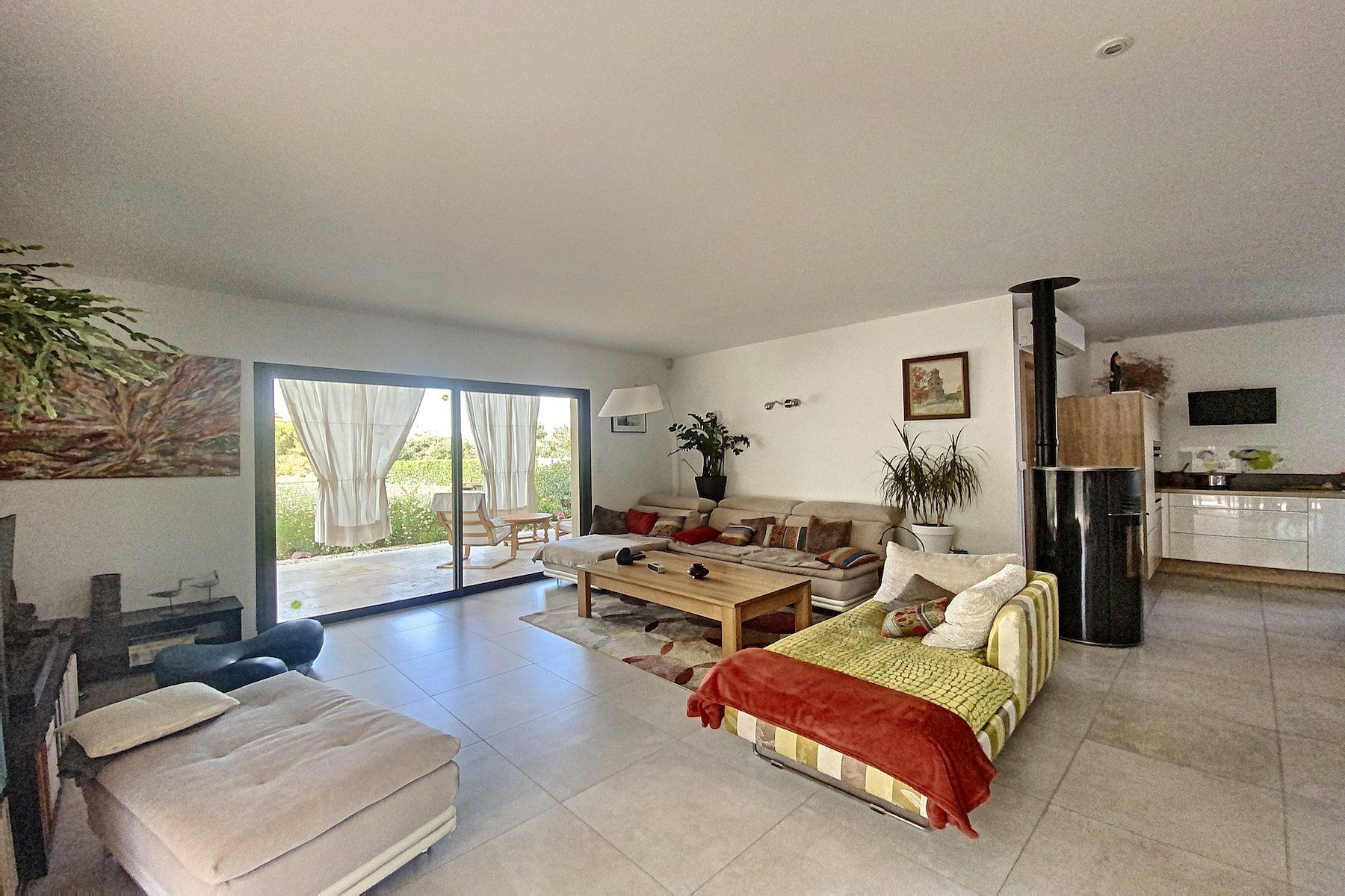 villa 5 Rooms for sale on UZES (30700)