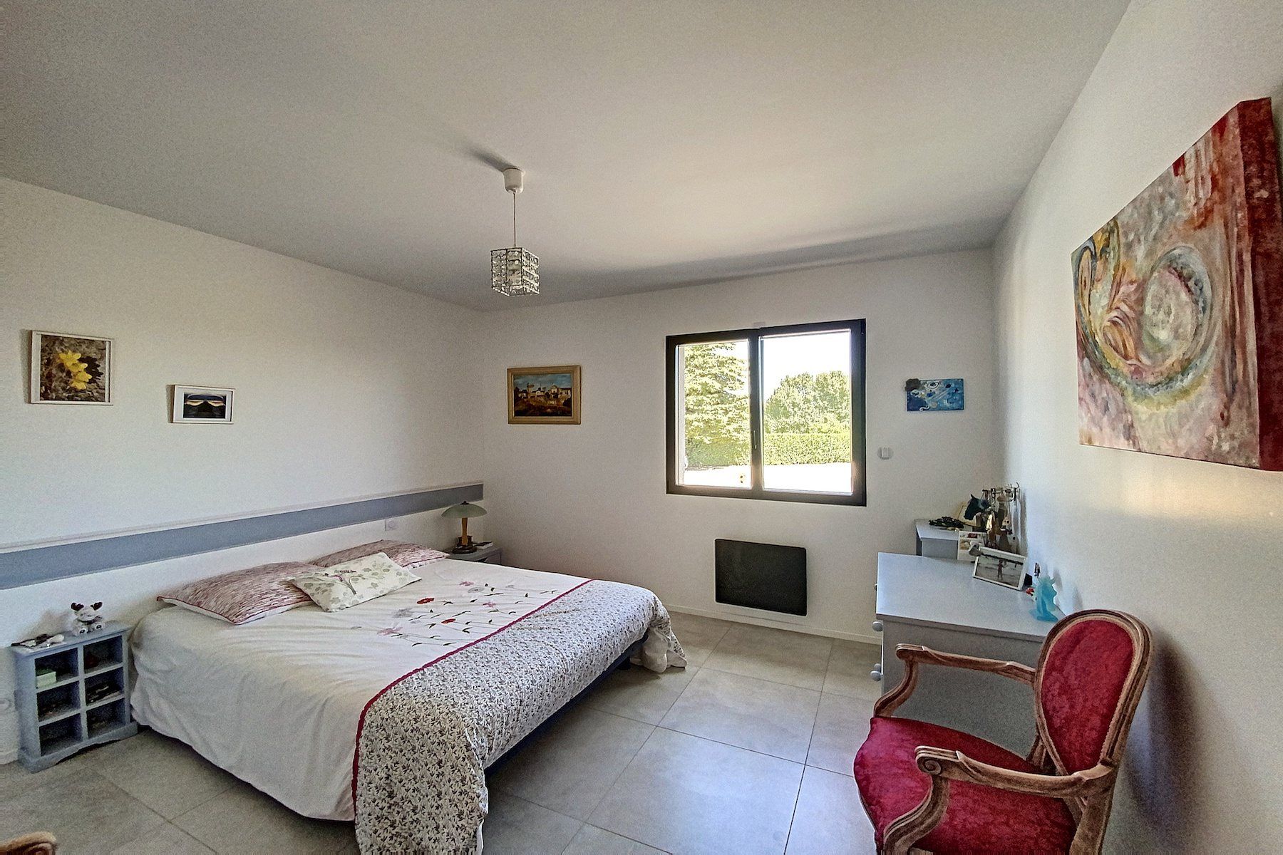 villa 5 Rooms for sale on UZES (30700)