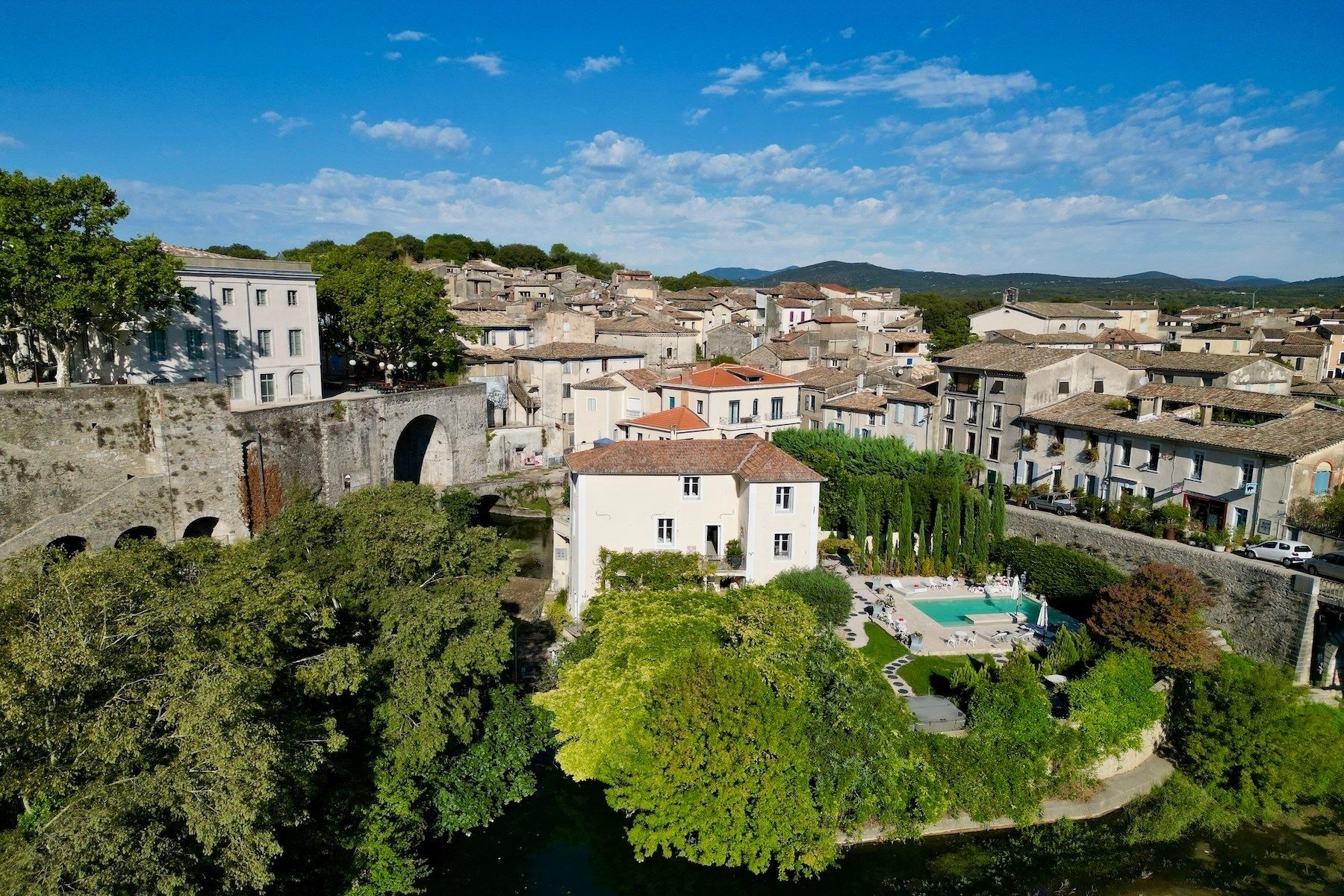 mansion 10 Rooms for sale on SAUVE (30610)