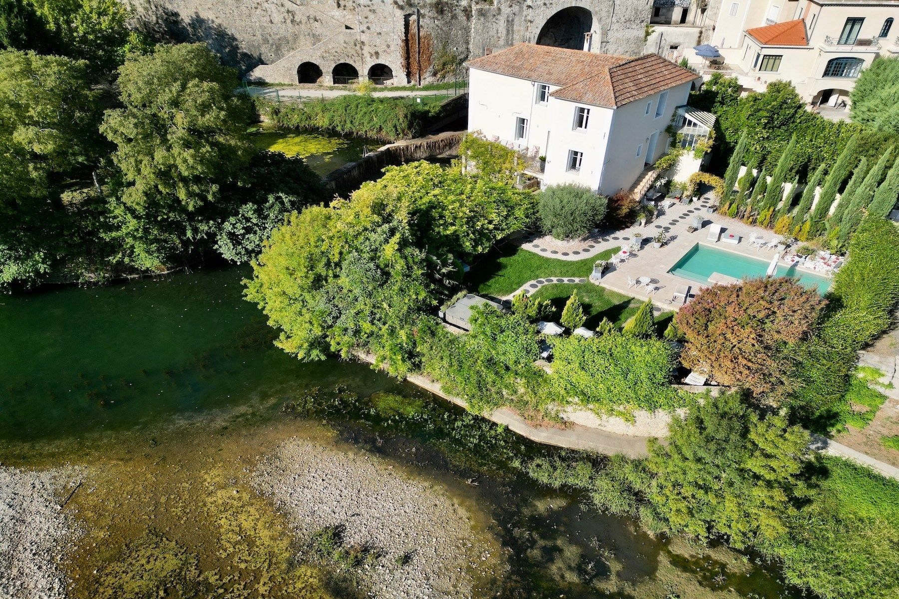 mansion 10 Rooms for sale on SAUVE (30610)