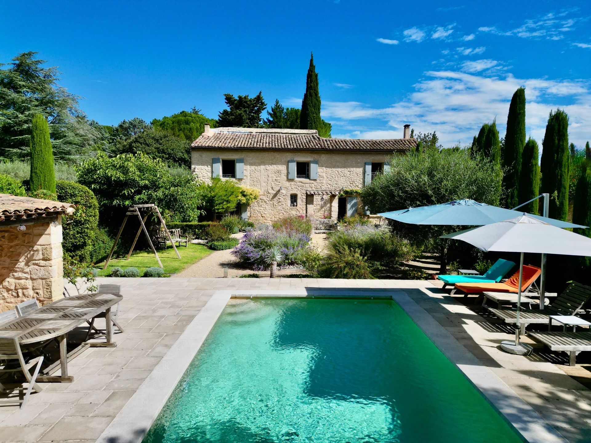 mas 7 Rooms for sale on UZES (30700)