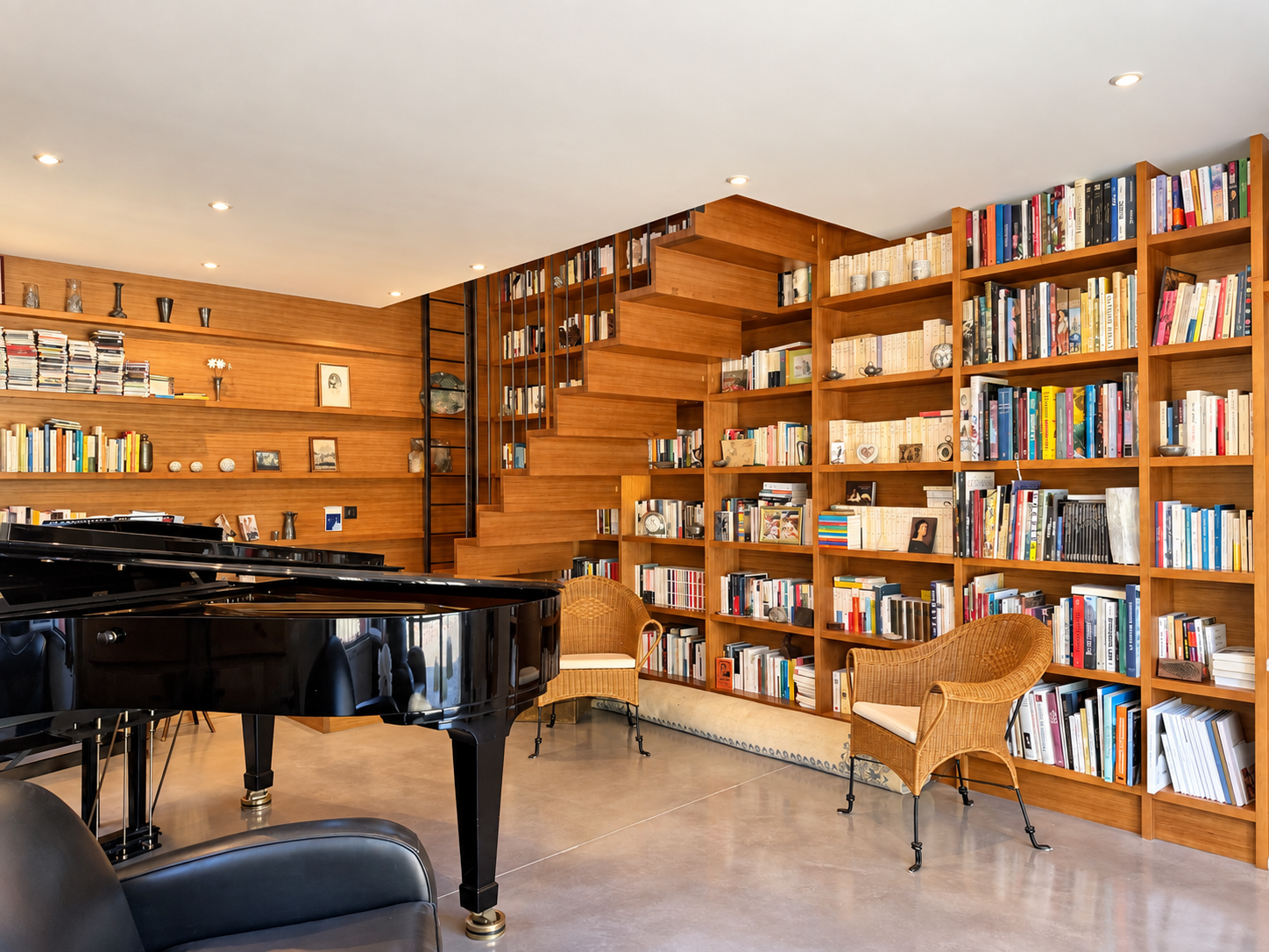 mas 7 Rooms for sale on UZES (30700)