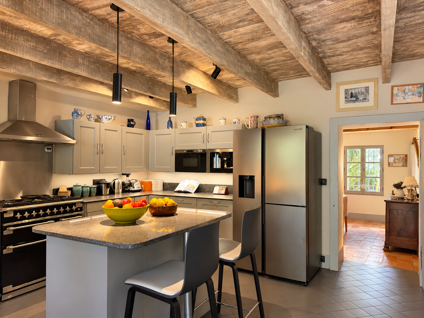 mas 7 Rooms for sale on UZES (30700)