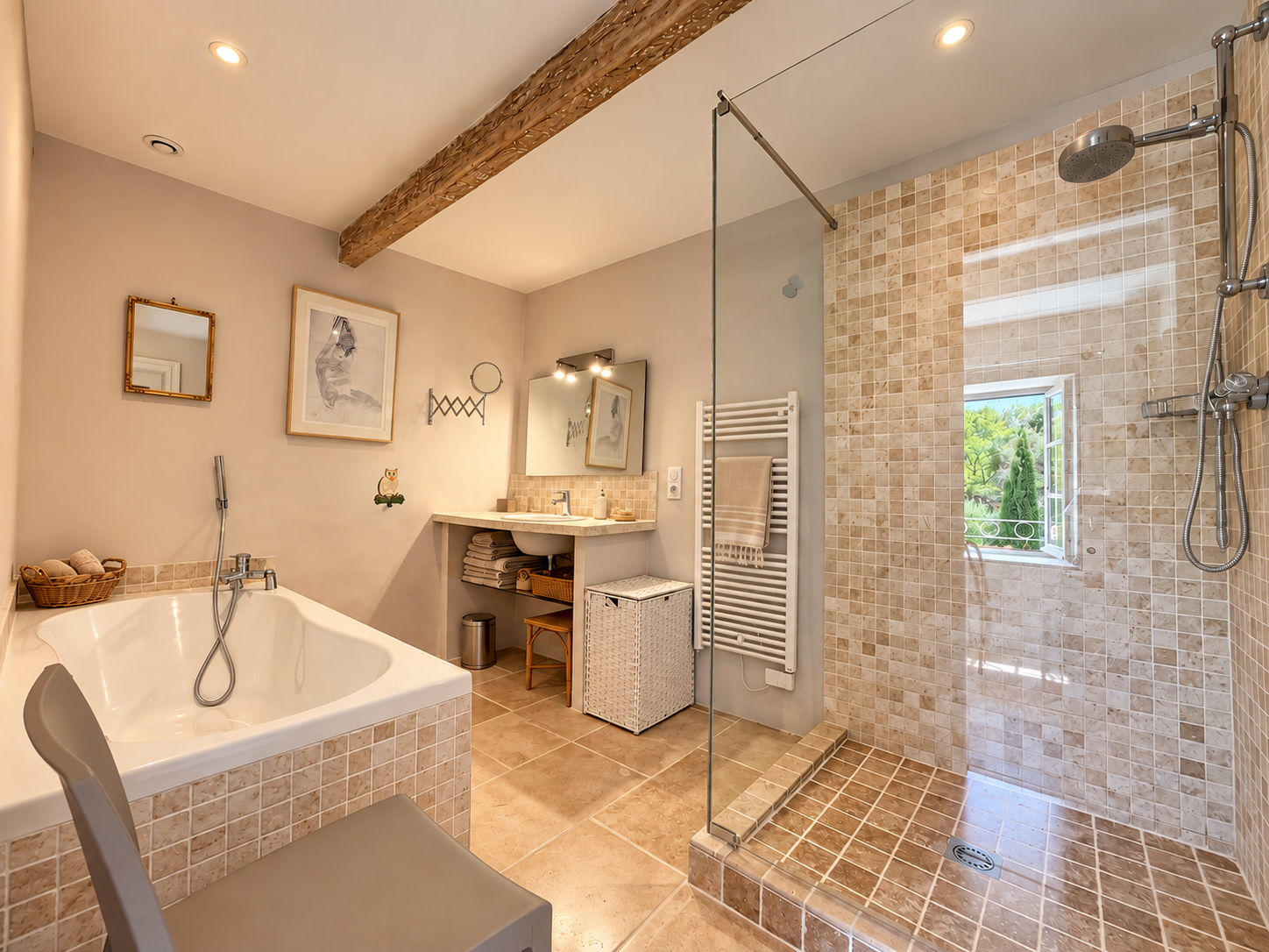mas 7 Rooms for sale on UZES (30700)